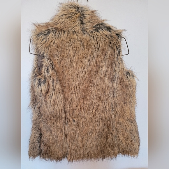 3/30$: 🔥Vintage Faux Fur Groupie Vest🔥 - Picture 2 of 6